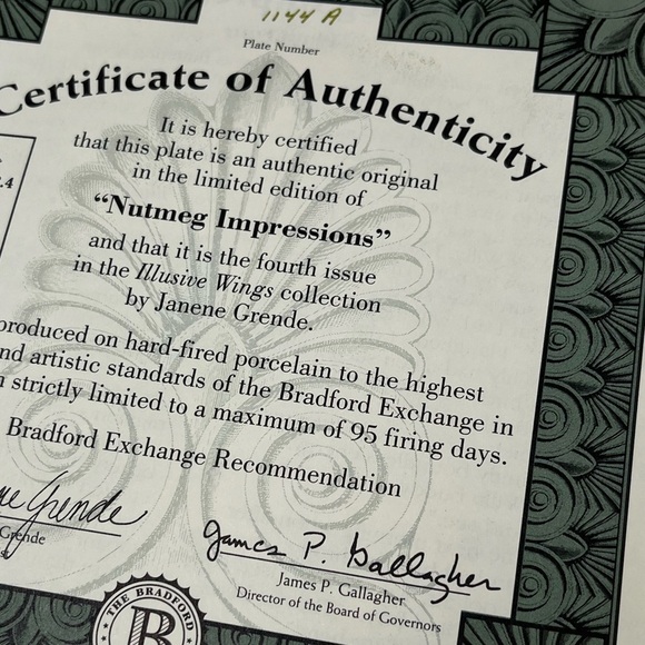 8 inch Bradford Exchange Plate “Nutmeg Impressions” - Picture 6 of 9